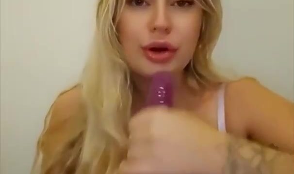 Snowmixy Onlyfans Leaked – BJ Purple Dildo