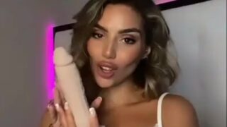 Araqueenbae Onlyfans Leaked – BJ Big Toy